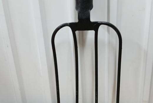 Вилы цельные цельнокованные