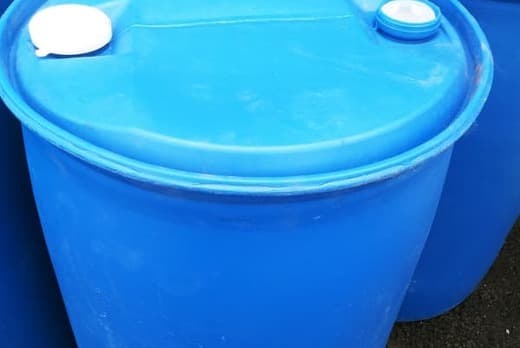 Бочка пластиковая б/у с закрытым верхом (227 л.